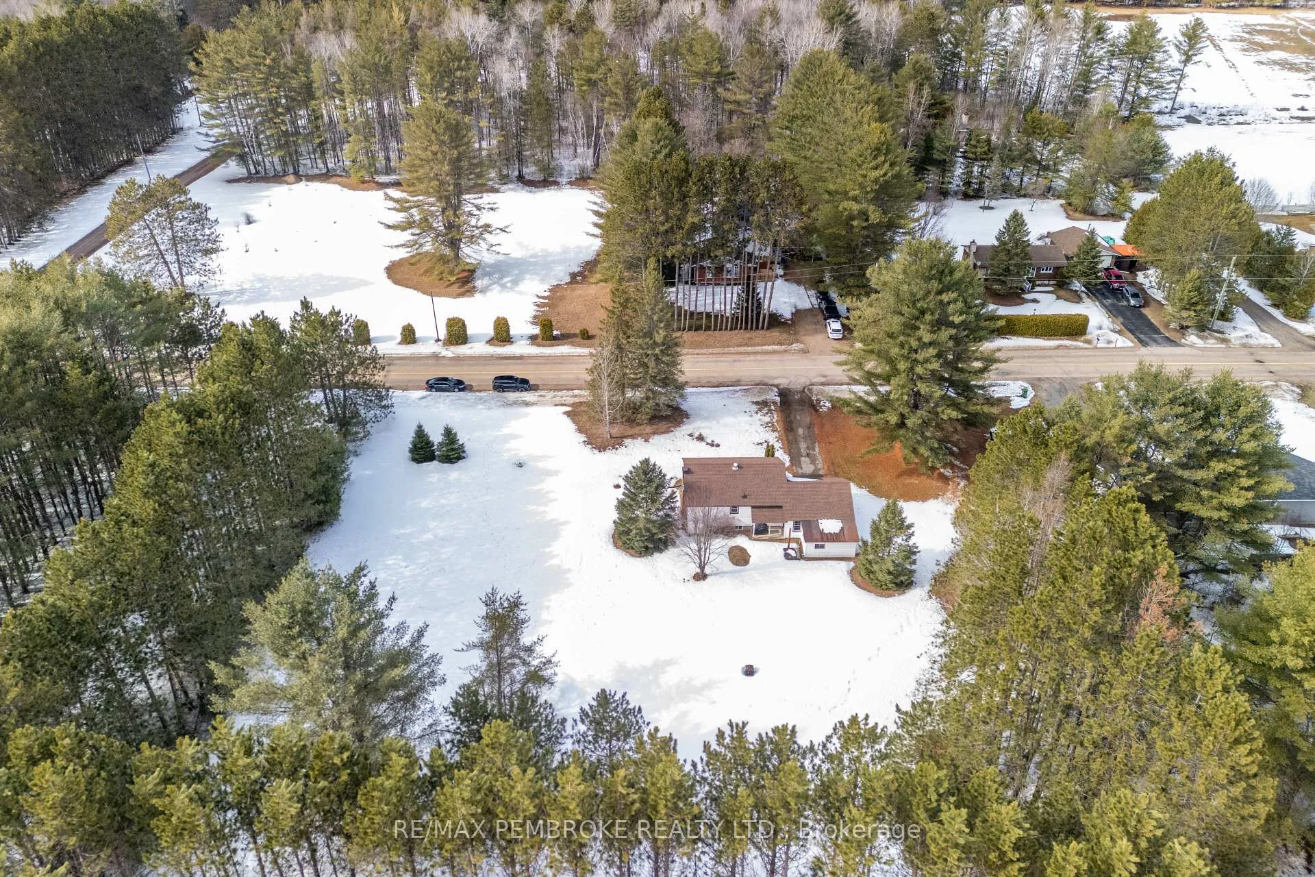 Photo 35 of 613 Airport Road, Petawawa — HOMEH