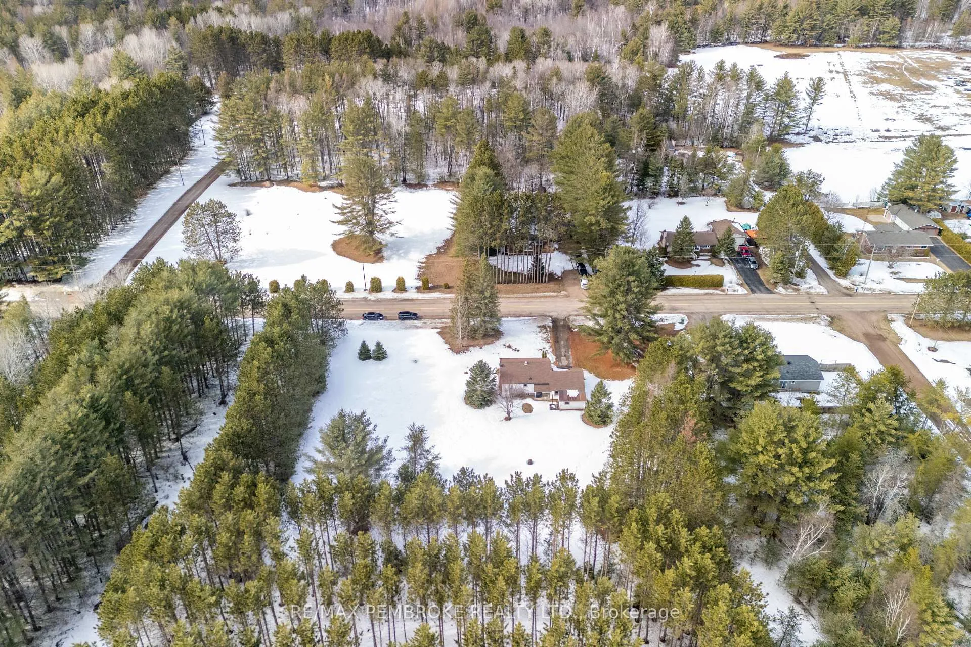 Photo 38 of 613 Airport Road, Petawawa — HOMEH