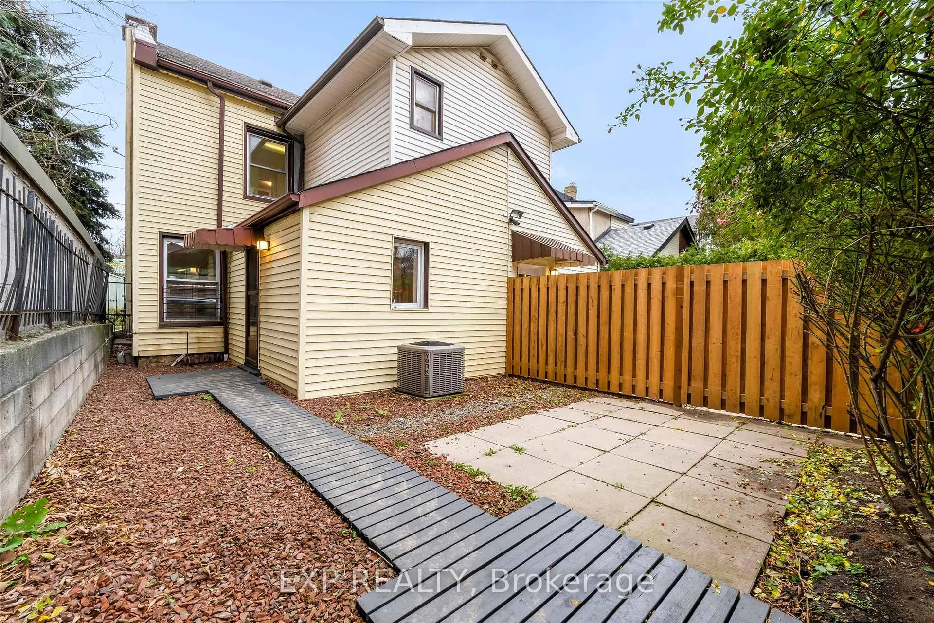 Photo 27 of 11 Ford Street, Hamilton, Corktown — HOMEH