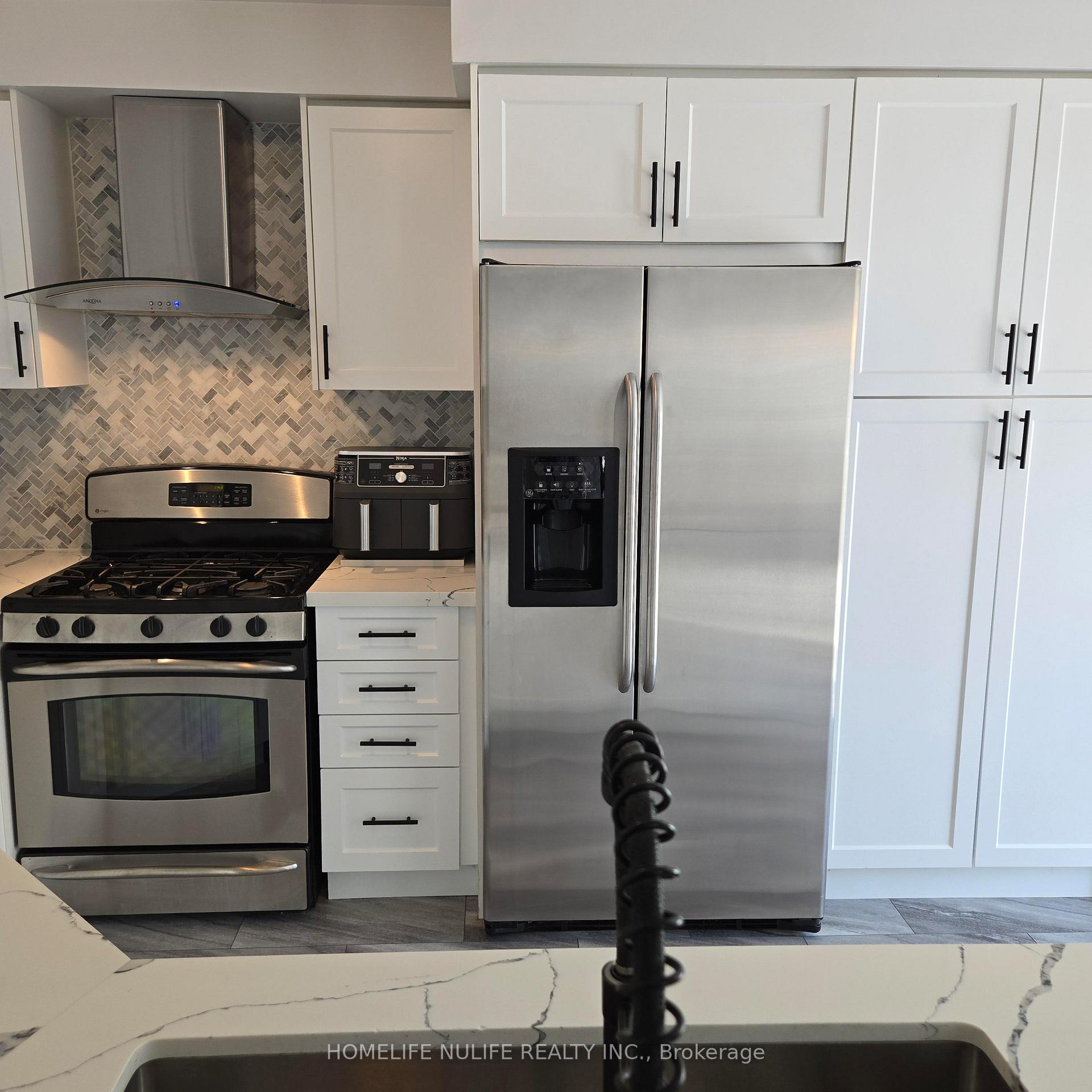 Photo 8 of 1062 Clark Boulevard, Milton, Beaty — HOMEH