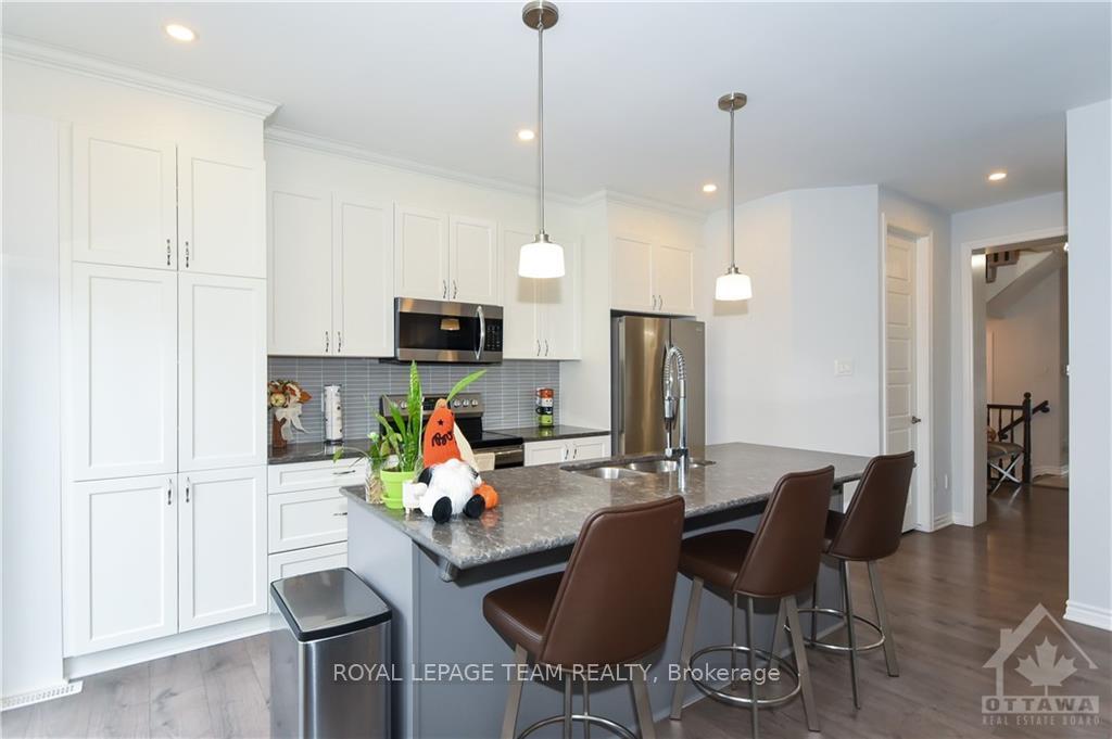 Photo 8 of 35 Oxalis Crescent, Ottawa, Kanata - Emerald Meadows/Trailwest — HOMEH