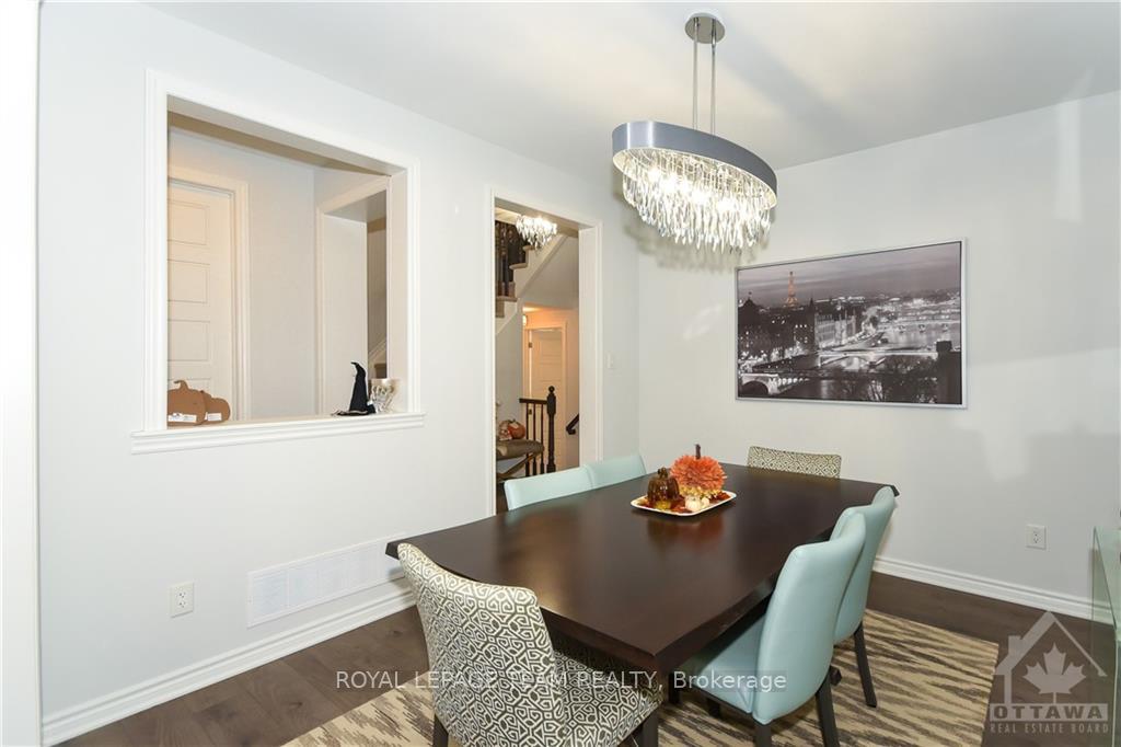Photo 10 of 35 Oxalis Crescent, Ottawa, Kanata - Emerald Meadows/Trailwest — HOMEH