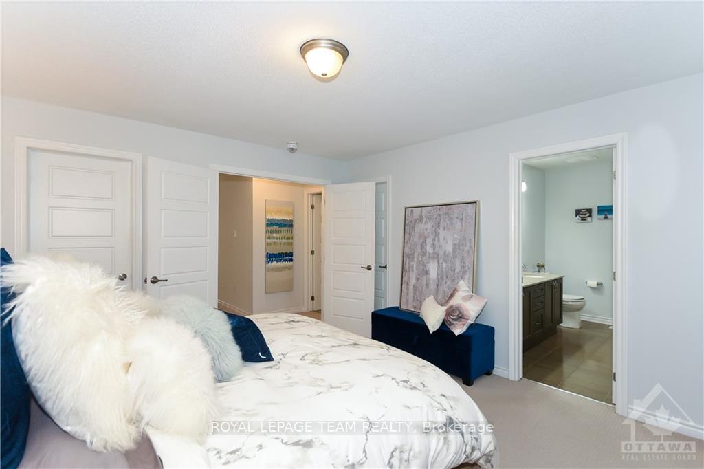 Photo 12 of 35 Oxalis Crescent, Ottawa, Kanata - Emerald Meadows/Trailwest — HOMEH