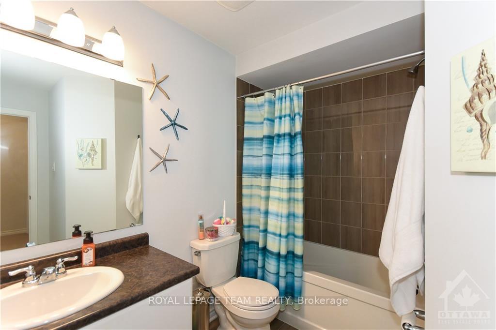 Photo 18 of 35 Oxalis Crescent, Ottawa, Kanata - Emerald Meadows/Trailwest — HOMEH