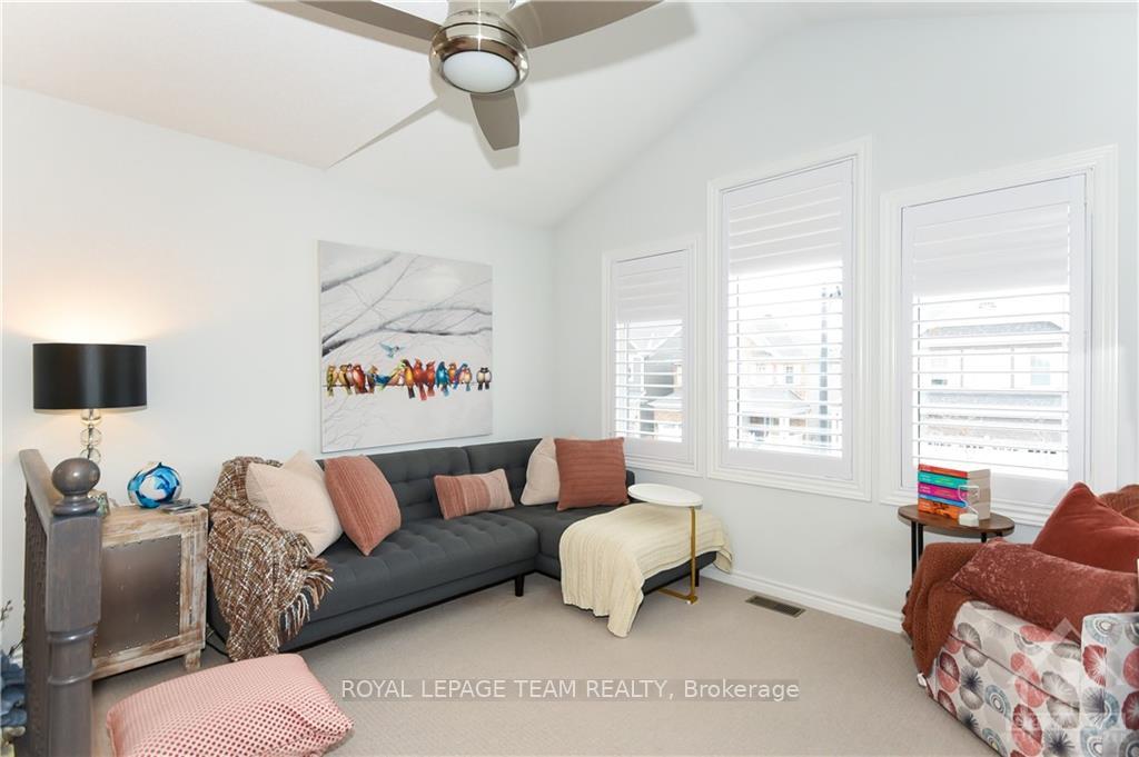 Photo 19 of 35 Oxalis Crescent, Ottawa, Kanata - Emerald Meadows/Trailwest — HOMEH