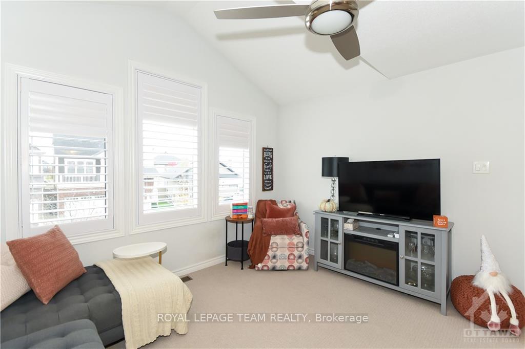 Photo 20 of 35 Oxalis Crescent, Ottawa, Kanata - Emerald Meadows/Trailwest — HOMEH