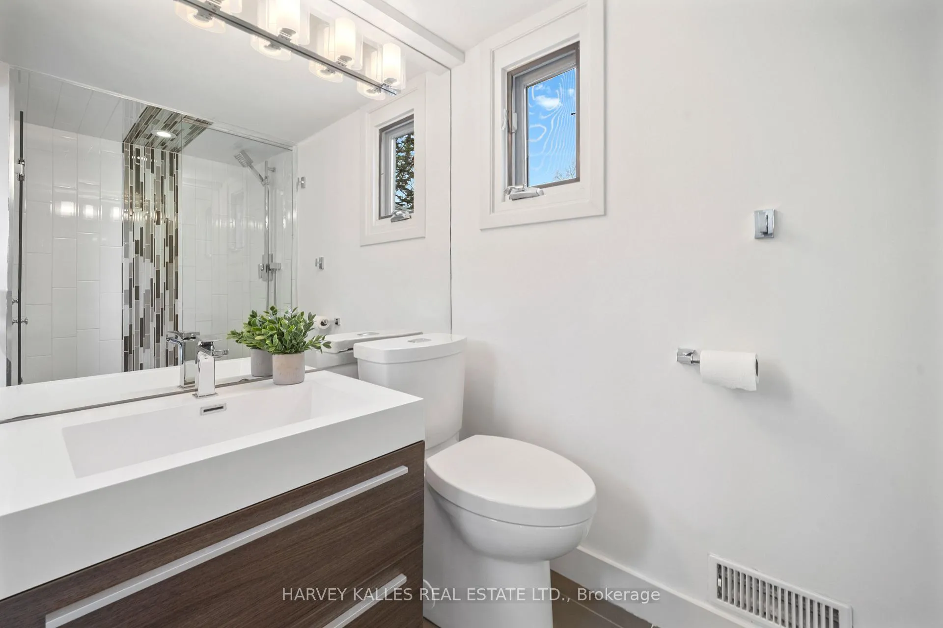 Photo 38 of 268 Cortleigh Boulevard, Toronto, Lawrence Park South — HOMEH