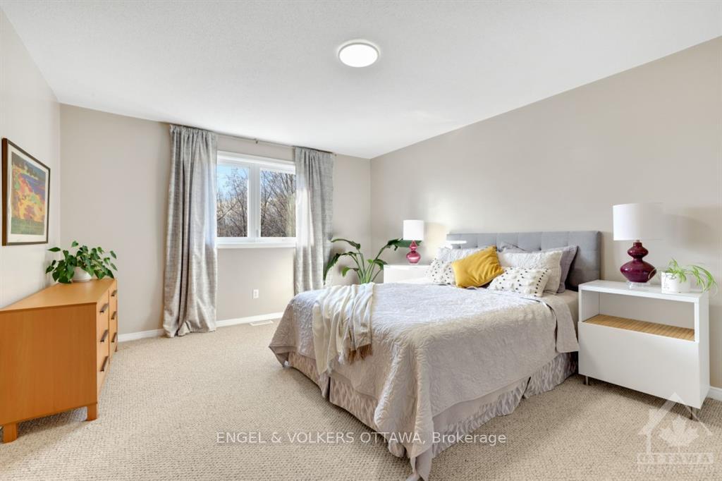 Photo 13 of 11 Windcrest Court, Ottawa, Kanata - Kanata Lakes/Heritage Hills — HOMEH