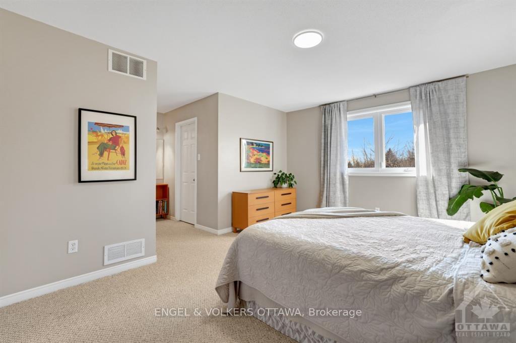Photo 14 of 11 Windcrest Court, Ottawa, Kanata - Kanata Lakes/Heritage Hills — HOMEH