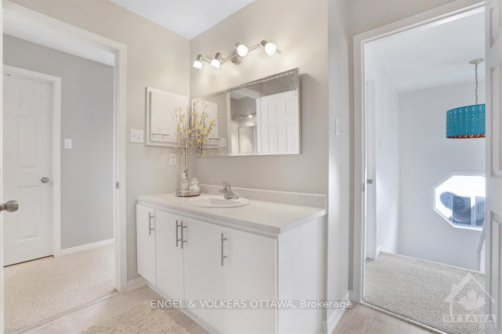 Photo 16 of 11 Windcrest Court, Ottawa, Kanata - Kanata Lakes/Heritage Hills — HOMEH
