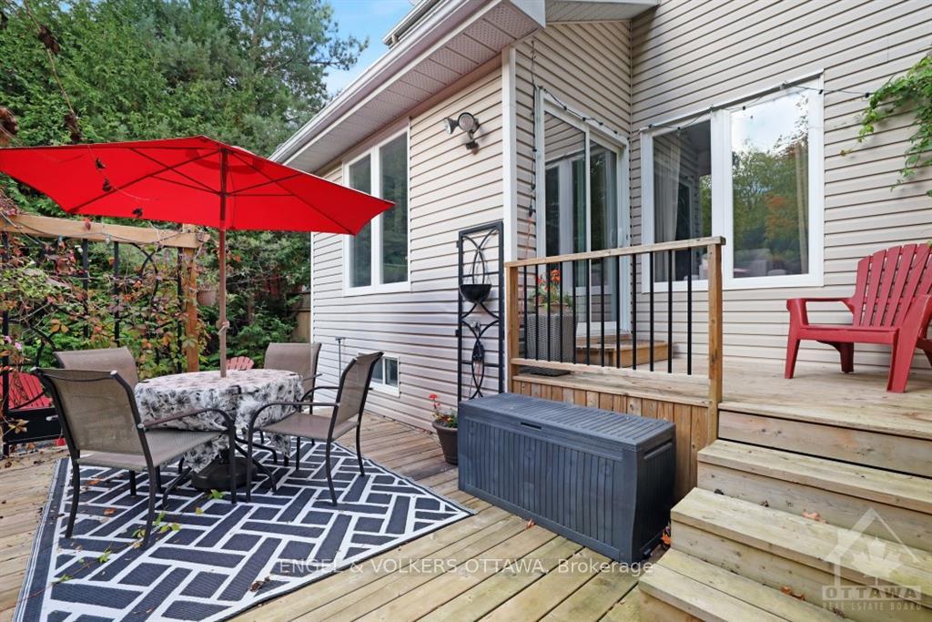 Photo 24 of 11 Windcrest Court, Ottawa, Kanata - Kanata Lakes/Heritage Hills — HOMEH