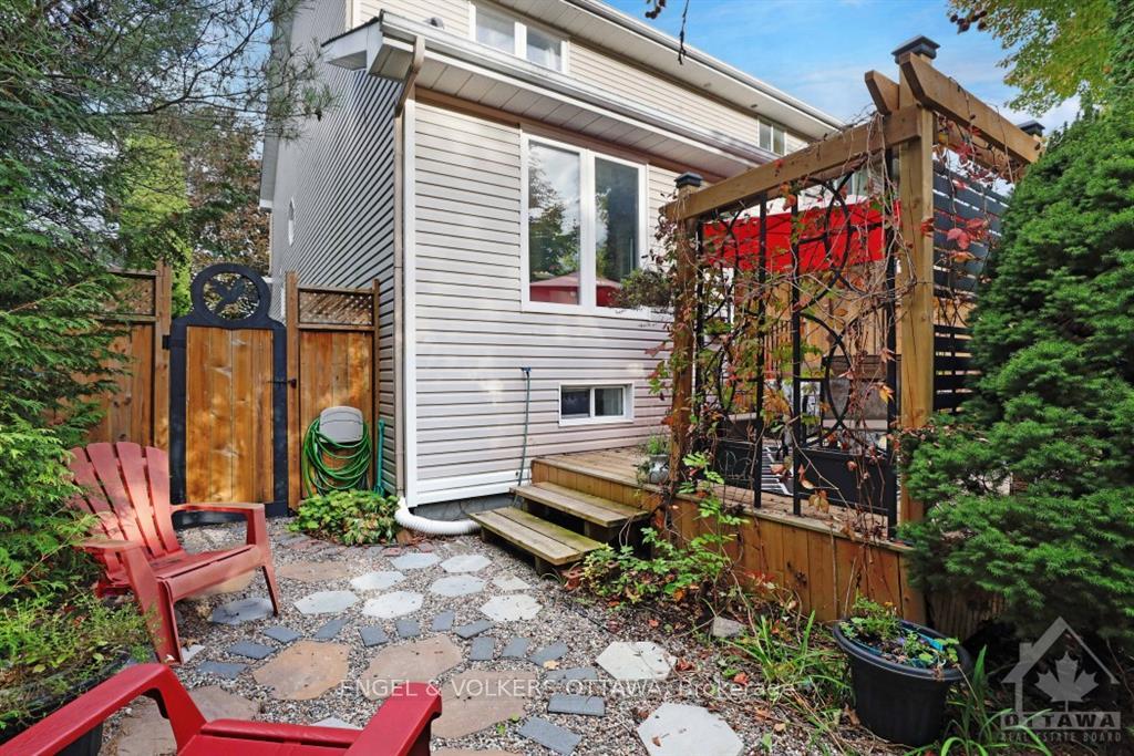 Photo 25 of 11 Windcrest Court, Ottawa, Kanata - Kanata Lakes/Heritage Hills — HOMEH