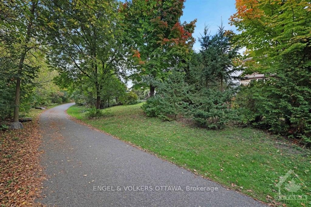 Photo 26 of 11 Windcrest Court, Ottawa, Kanata - Kanata Lakes/Heritage Hills — HOMEH