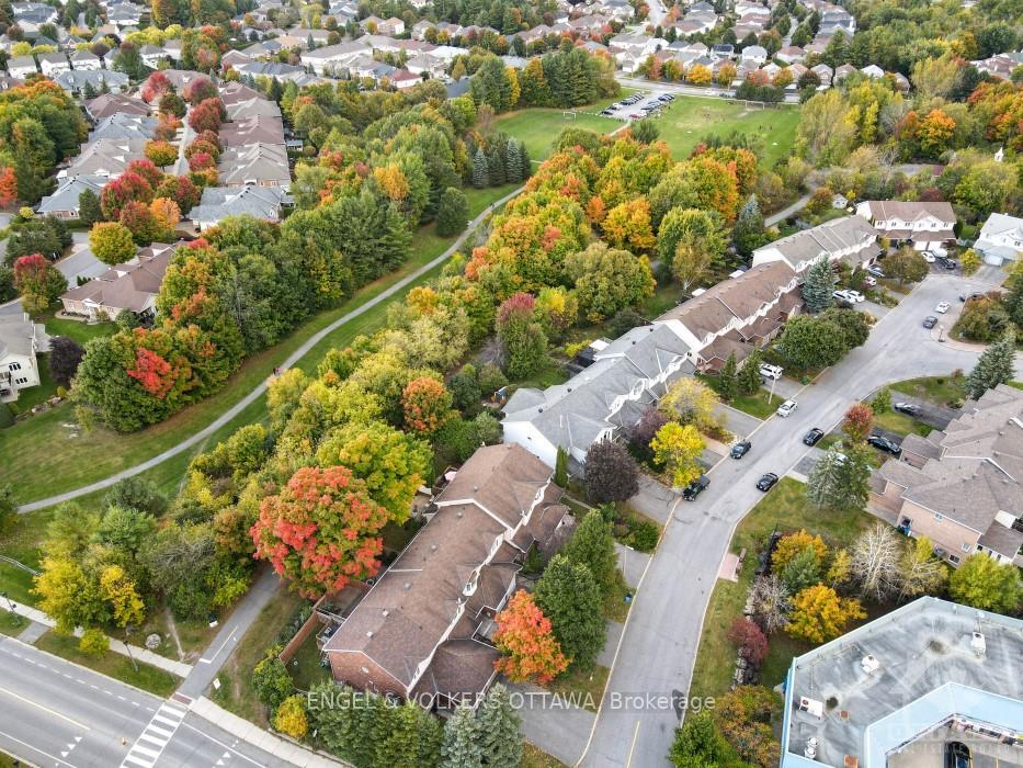 Photo 28 of 11 Windcrest Court, Ottawa, Kanata - Kanata Lakes/Heritage Hills — HOMEH