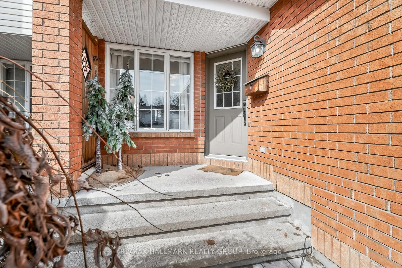 Photo 5 of 1464 Bonneville Crescent, Ottawa, Orleans/Sunridge — HOMEH