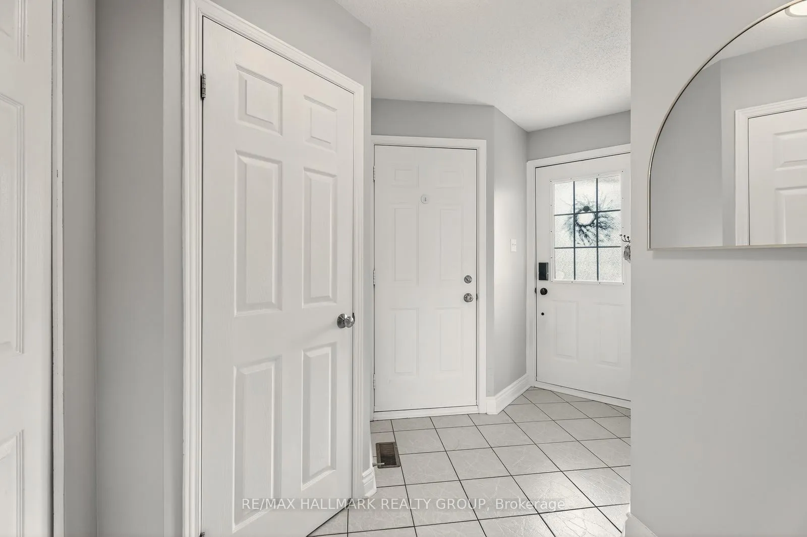 Photo 6 of 1464 Bonneville Crescent, Ottawa, Orleans/Sunridge — HOMEH