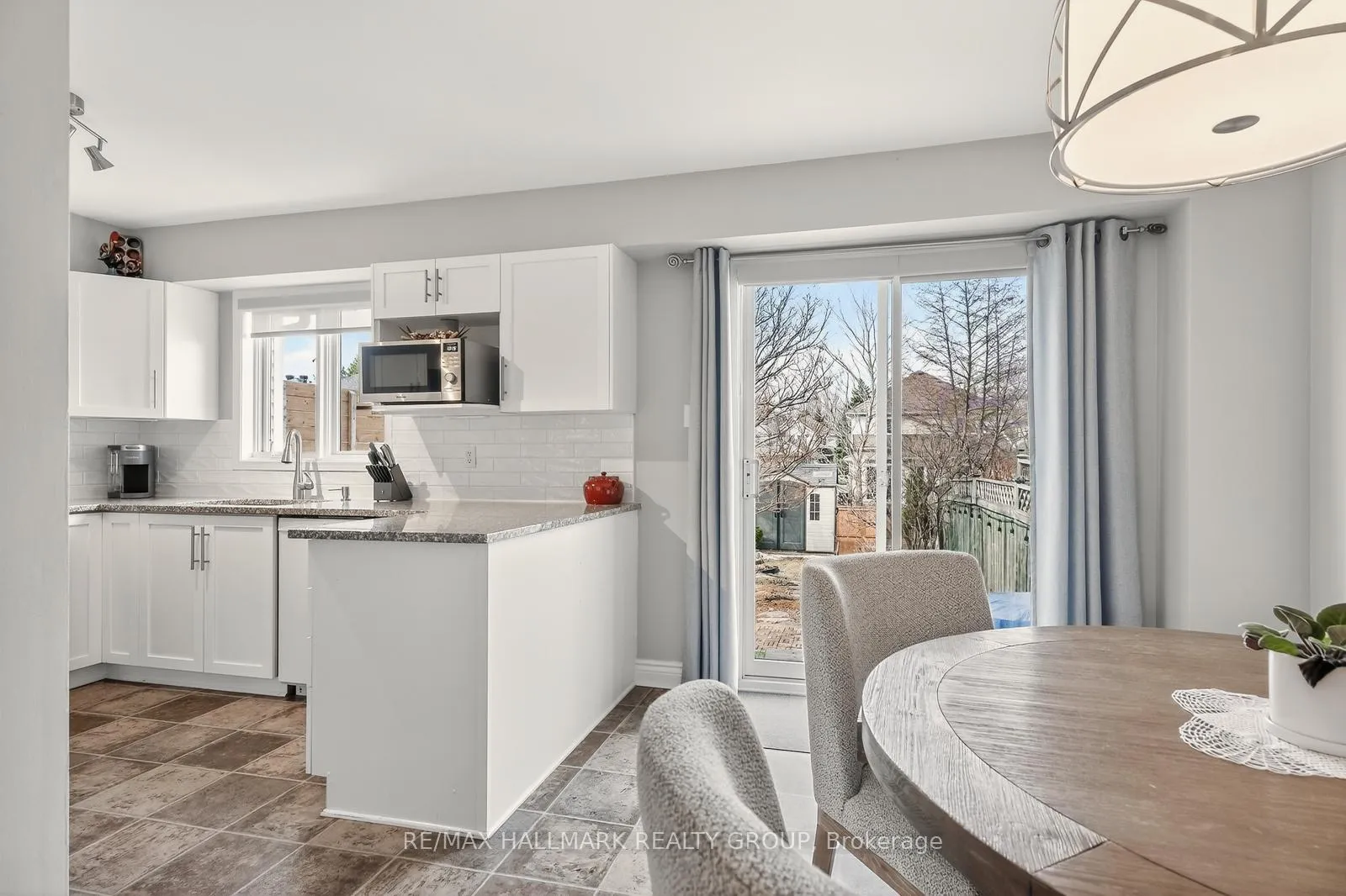 Photo 17 of 1464 Bonneville Crescent, Ottawa, Orleans/Sunridge — HOMEH