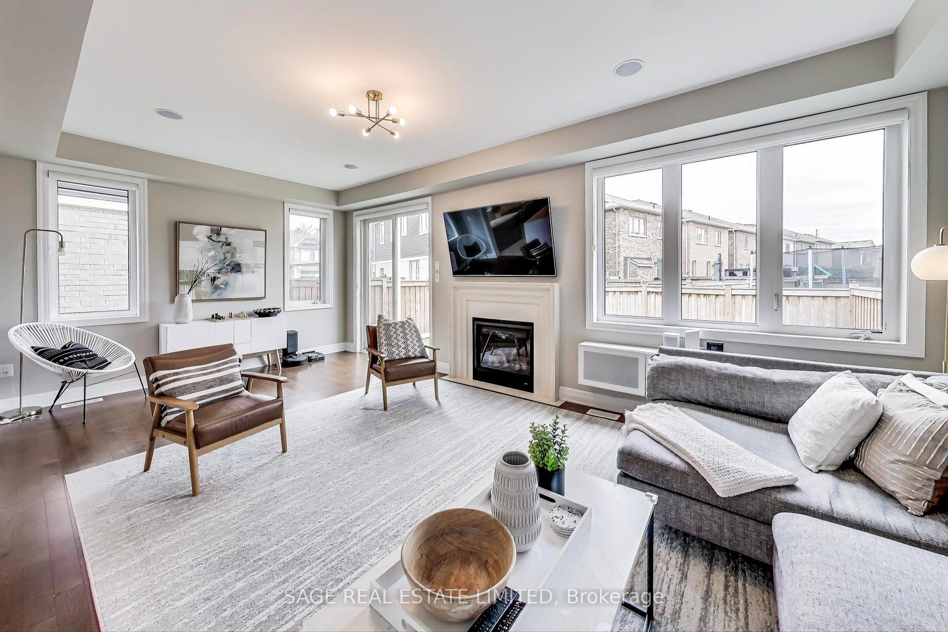 Photo 5 of 1394 Rose Way, Milton, Cobban — HOMEH