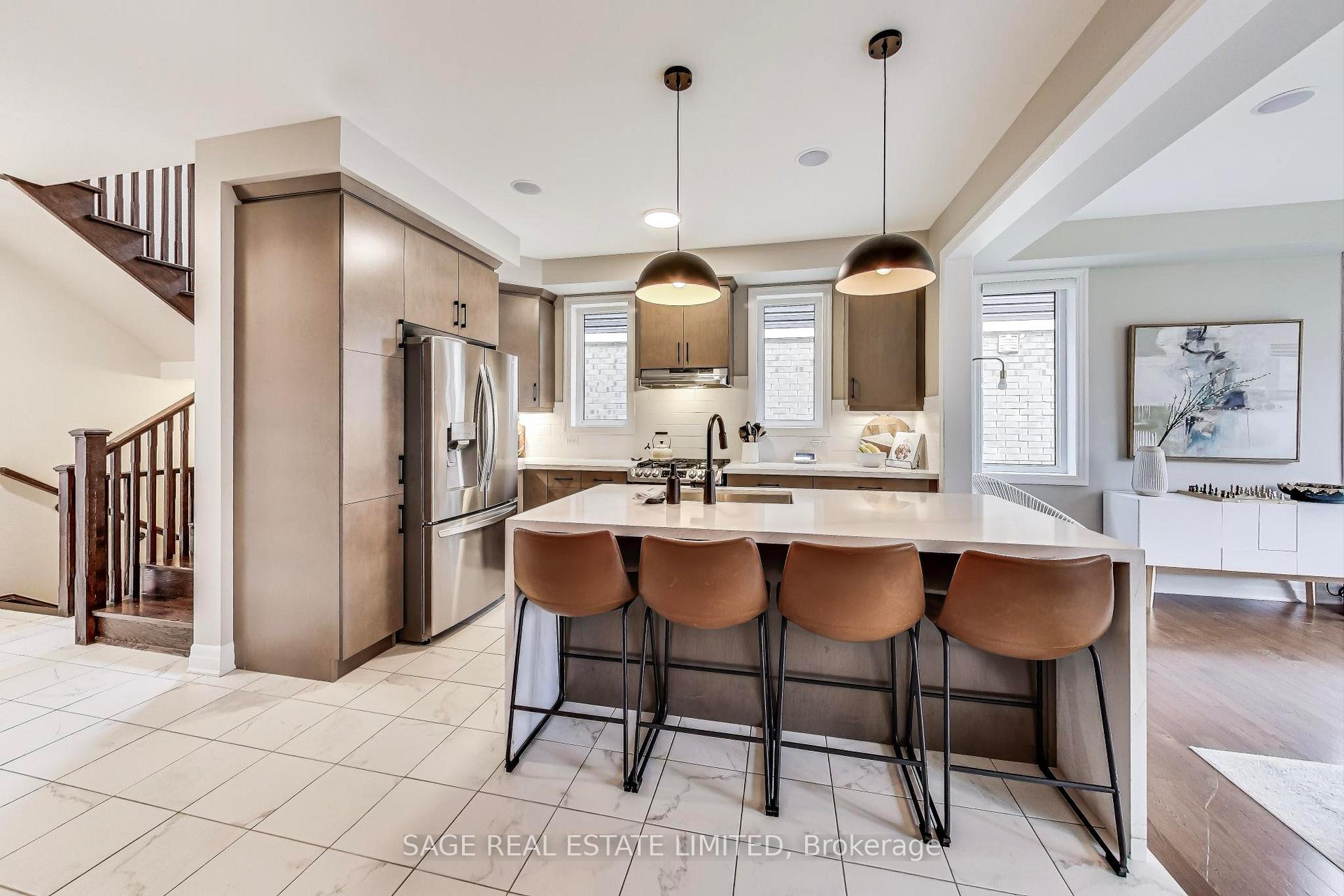 Photo 10 of 1394 Rose Way, Milton, Cobban — HOMEH