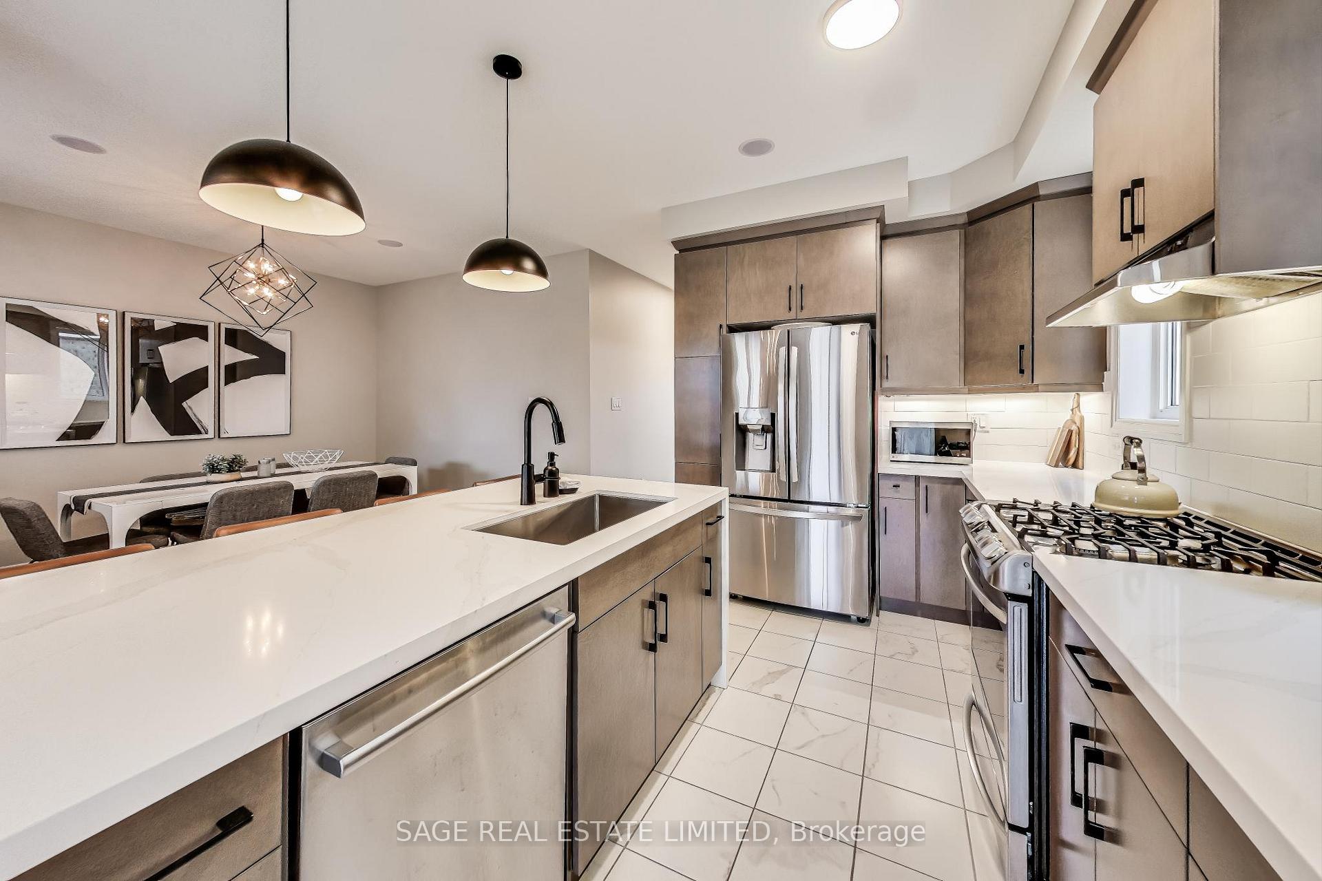 Photo 12 of 1394 Rose Way, Milton, Cobban — HOMEH