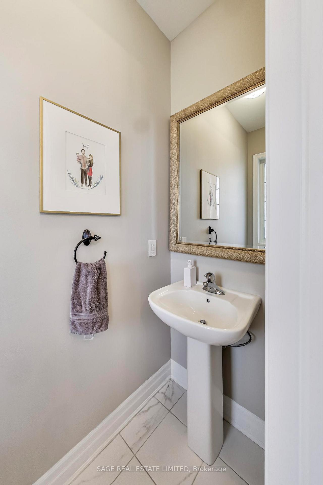 Photo 14 of 1394 Rose Way, Milton, Cobban — HOMEH