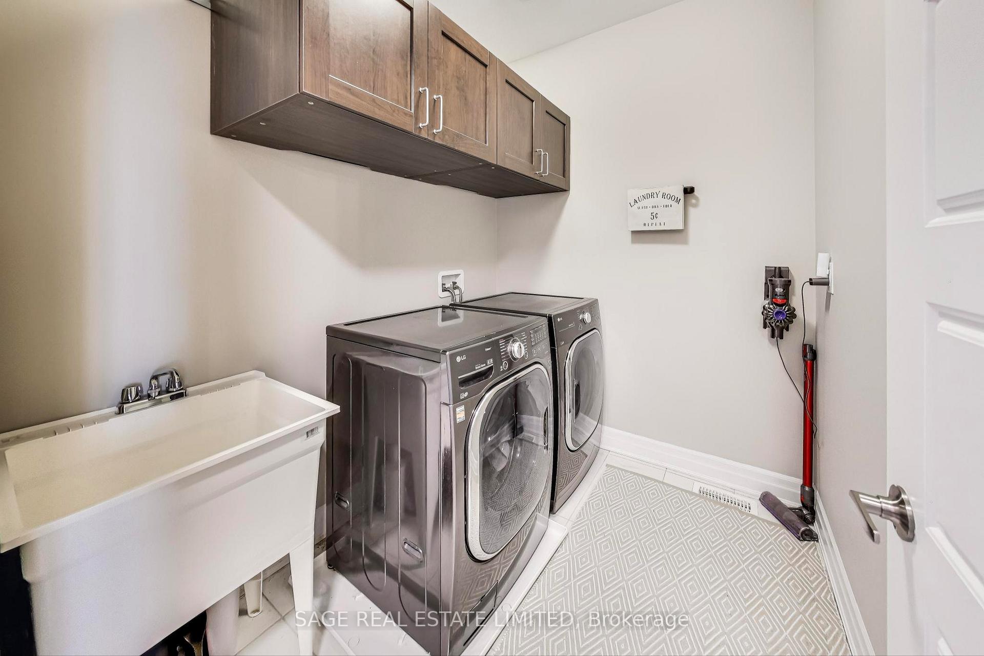 Photo 24 of 1394 Rose Way, Milton, Cobban — HOMEH