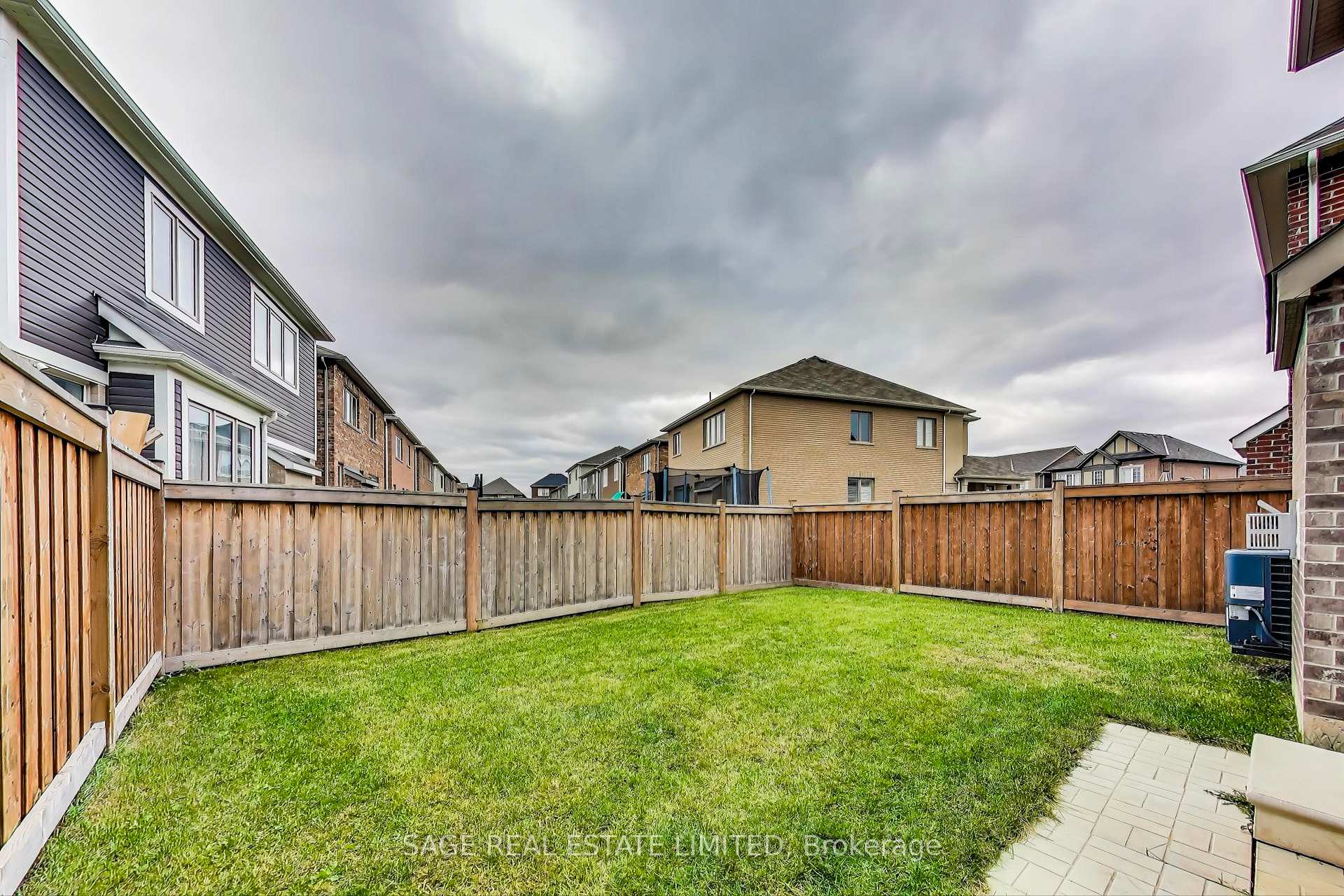 Photo 29 of 1394 Rose Way, Milton, Cobban — HOMEH