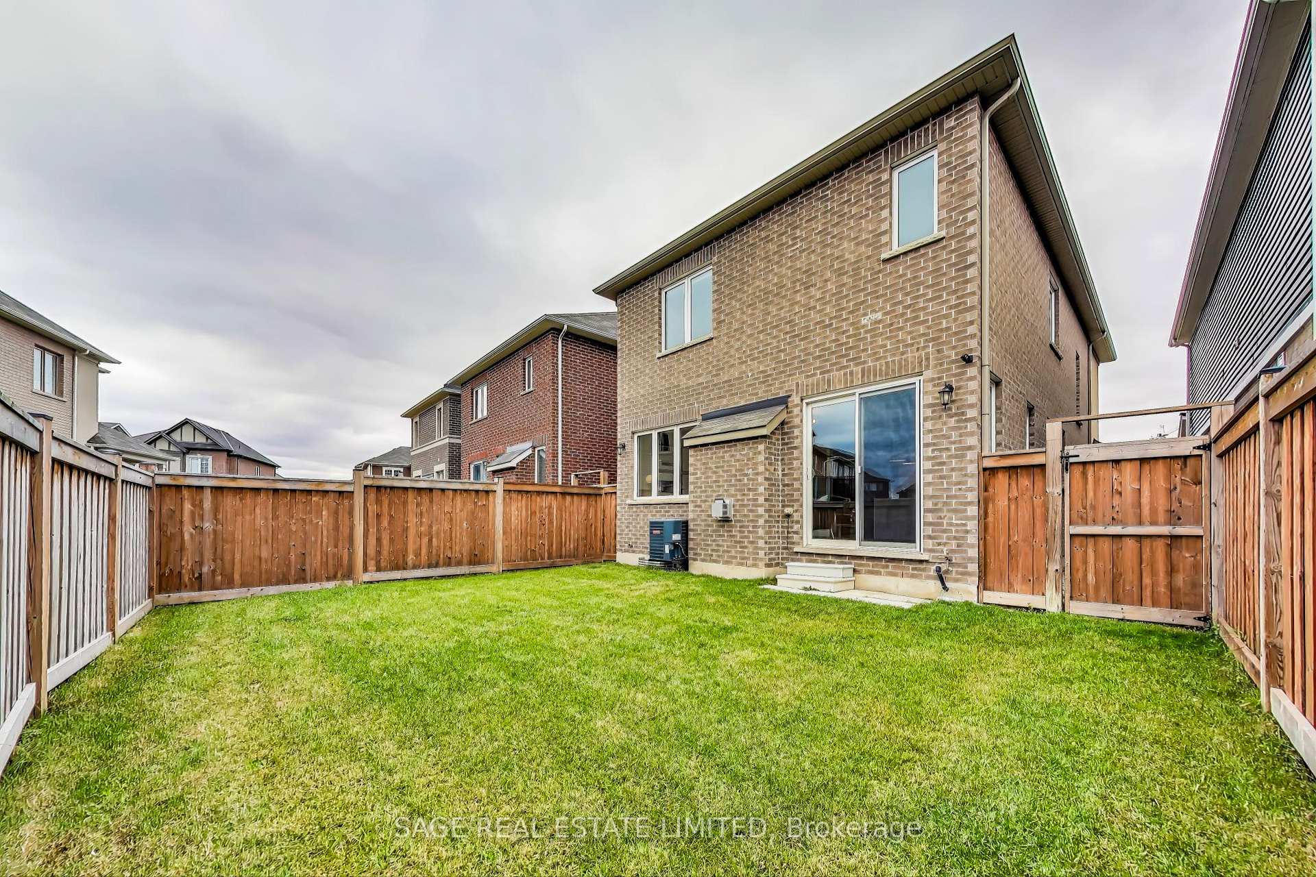 Photo 30 of 1394 Rose Way, Milton, Cobban — HOMEH