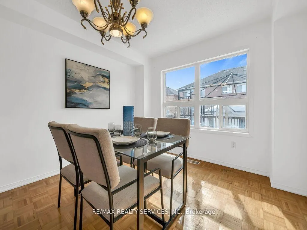 Photo 9 of 118 Queen Mary Drive, Brampton, Fletcher's Meadow — HOMEH