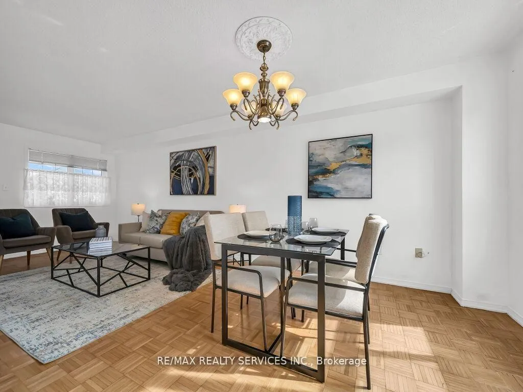 Photo 10 of 118 Queen Mary Drive, Brampton, Fletcher's Meadow — HOMEH