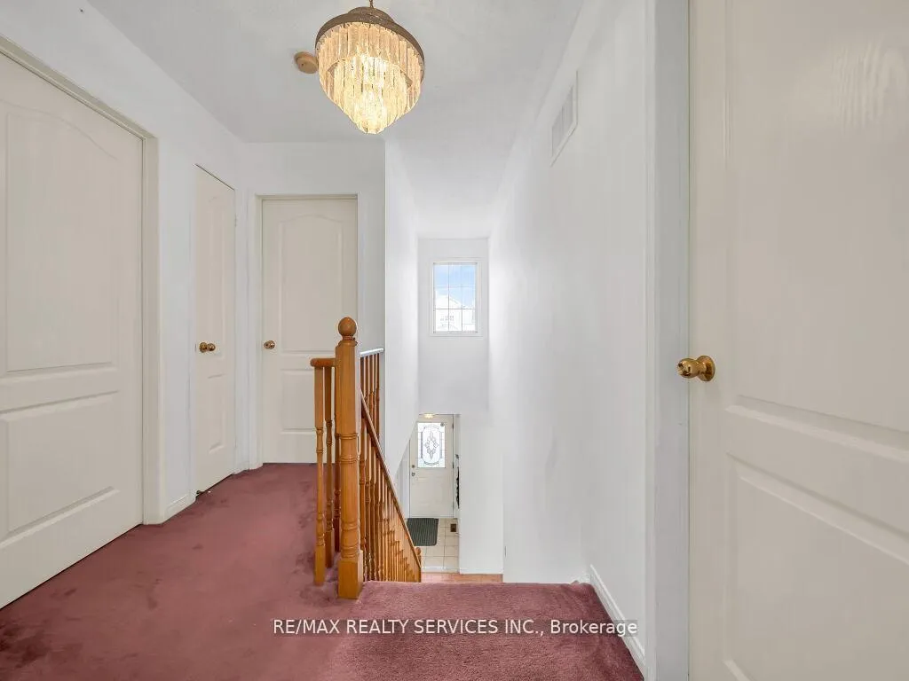 Photo 19 of 118 Queen Mary Drive, Brampton, Fletcher's Meadow — HOMEH