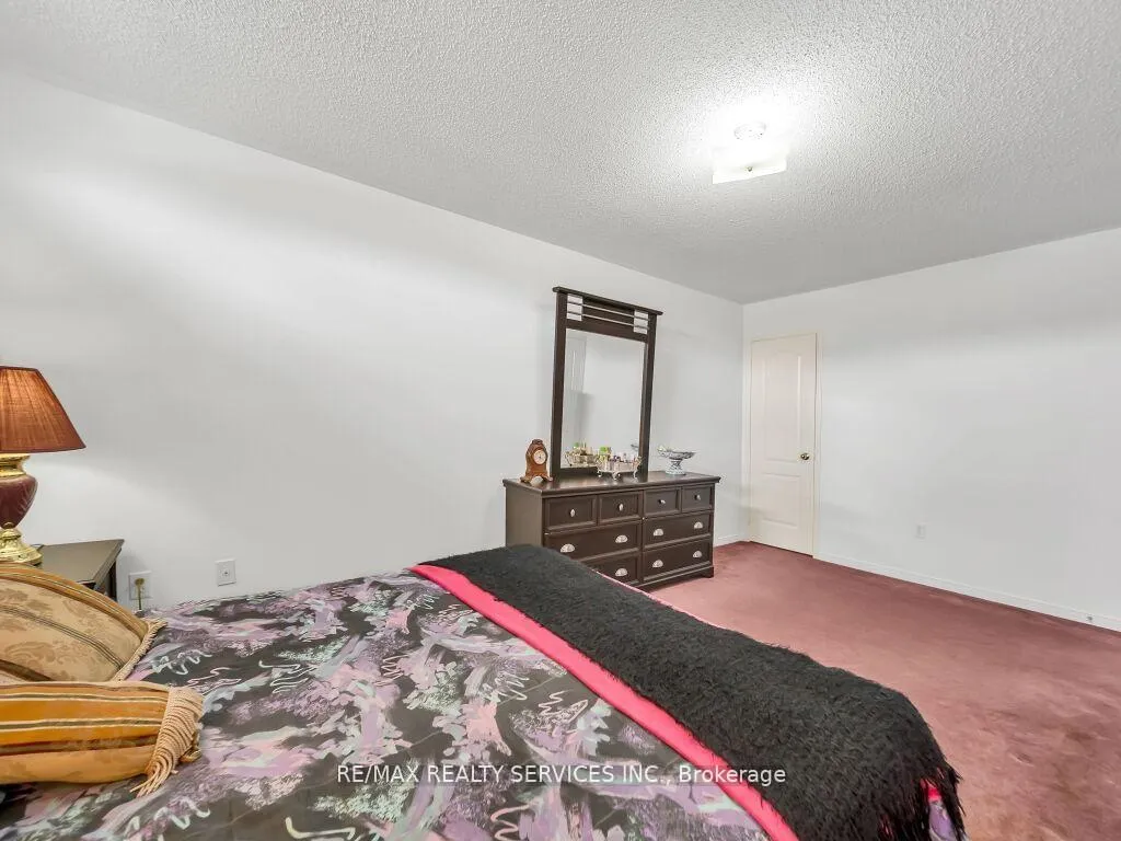 Photo 23 of 118 Queen Mary Drive, Brampton, Fletcher's Meadow — HOMEH