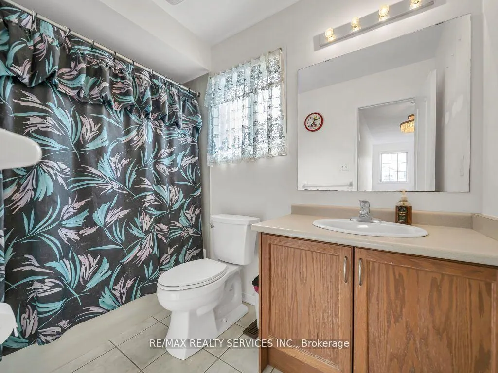 Photo 24 of 118 Queen Mary Drive, Brampton, Fletcher's Meadow — HOMEH