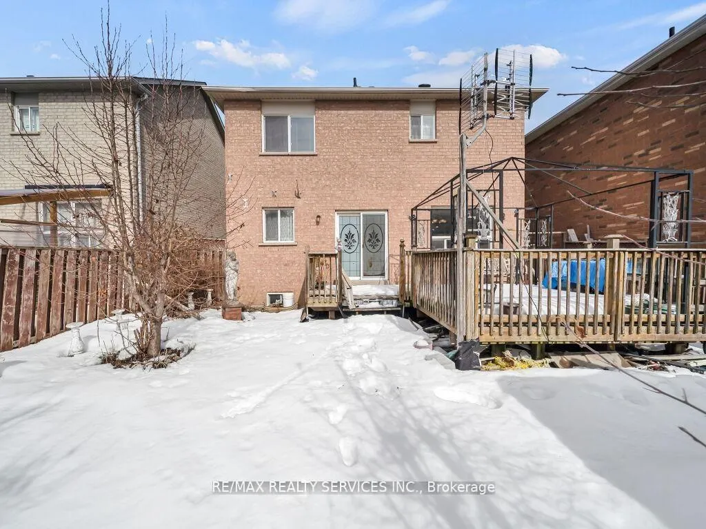 Photo 38 of 118 Queen Mary Drive, Brampton, Fletcher's Meadow — HOMEH