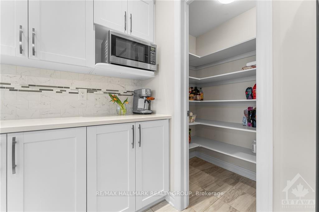 Photo 9 of 4921 Abbott Street E, Ottawa, Kanata - Emerald Meadows/Trailwest — HOMEH