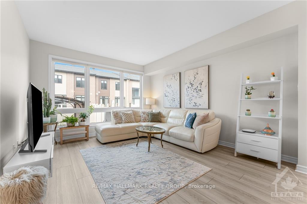 Photo 10 of 4921 Abbott Street E, Ottawa, Kanata - Emerald Meadows/Trailwest — HOMEH