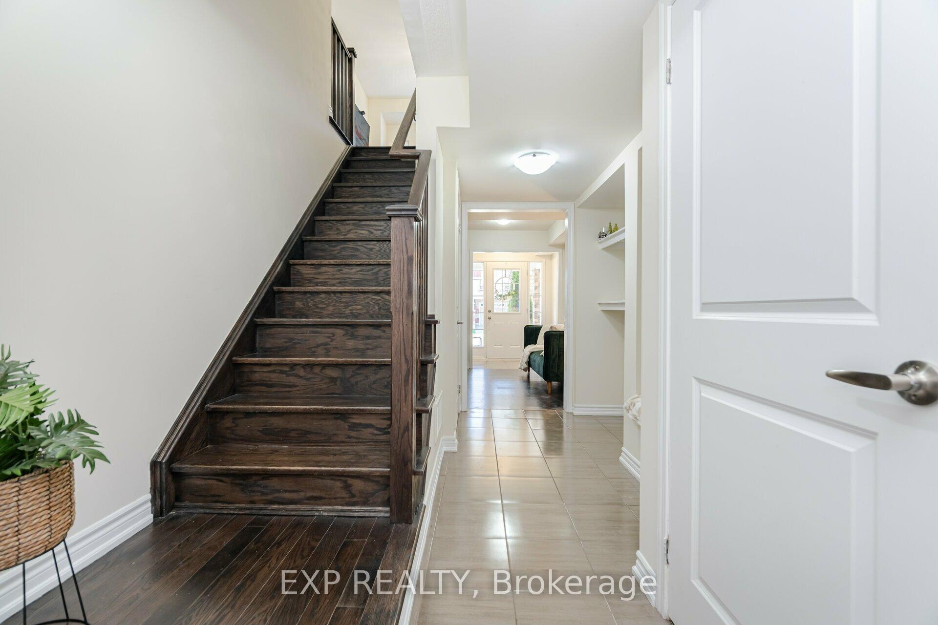 Photo 5 of 106 Lemieux Court, Milton, Ford — HOMEH