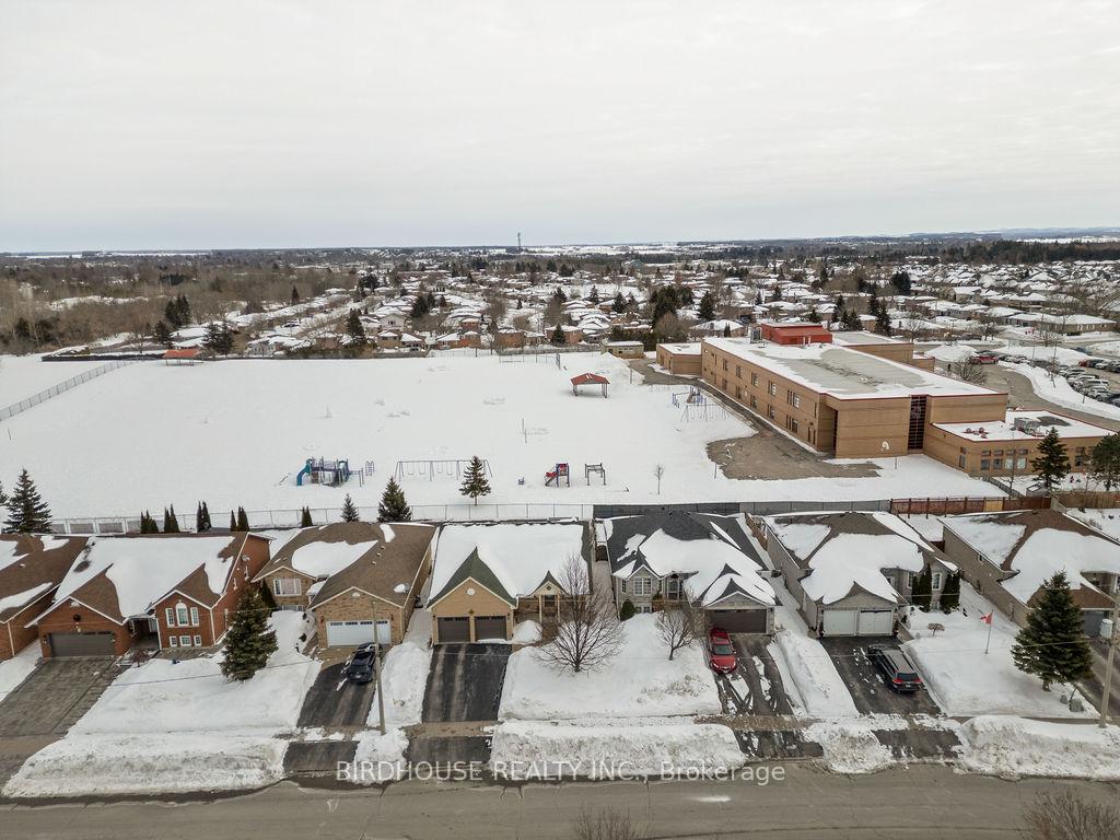 Photo 3 of 14 Dormer Road, Kawartha Lakes, Lindsay — HOMEH