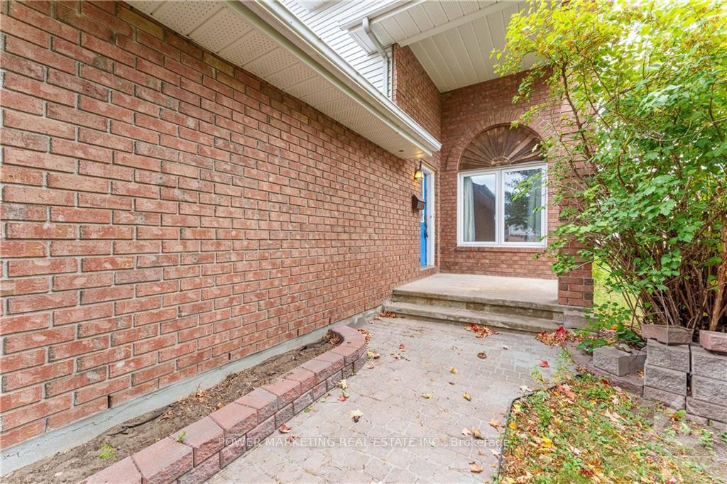 Photo 2 of 62 Saddlehorn Crescent, Ottawa, Kanata - Bridlewood — HOMEH