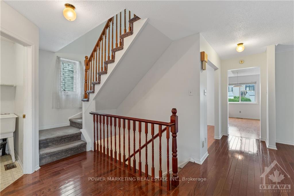 Photo 4 of 62 Saddlehorn Crescent, Ottawa, Kanata - Bridlewood — HOMEH