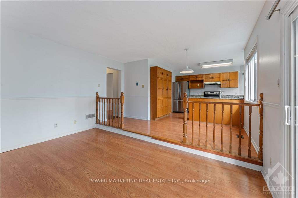 Photo 9 of 62 Saddlehorn Crescent, Ottawa, Kanata - Bridlewood — HOMEH