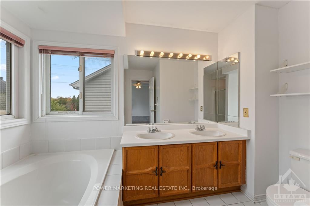 Photo 16 of 62 Saddlehorn Crescent, Ottawa, Kanata - Bridlewood — HOMEH