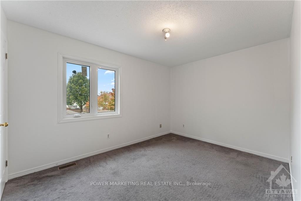 Photo 17 of 62 Saddlehorn Crescent, Ottawa, Kanata - Bridlewood — HOMEH