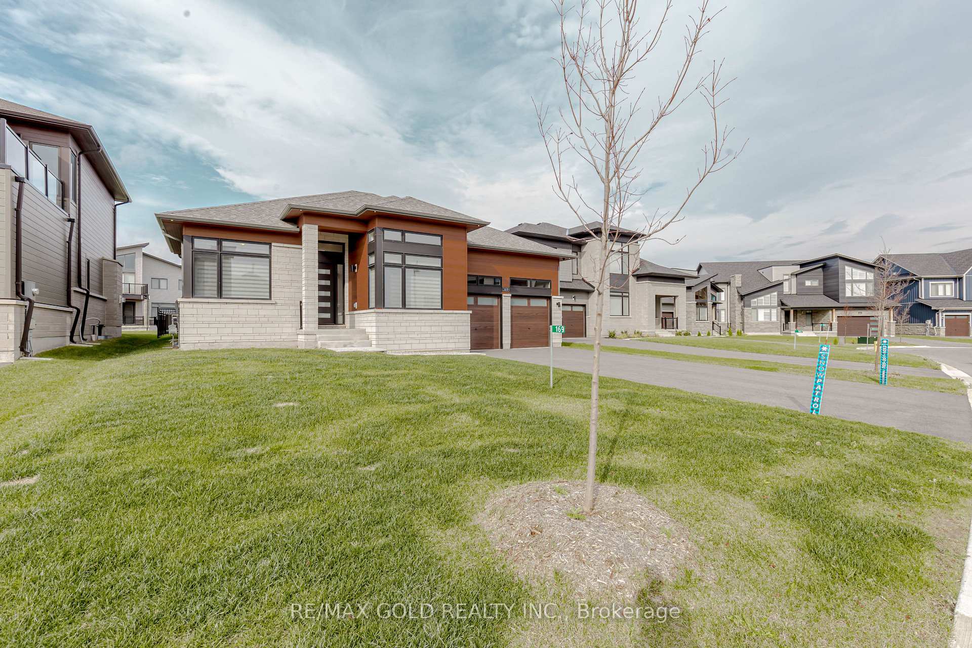 Photo 4 of 169 Springside Crescent, Blue Mountains — HOMEH