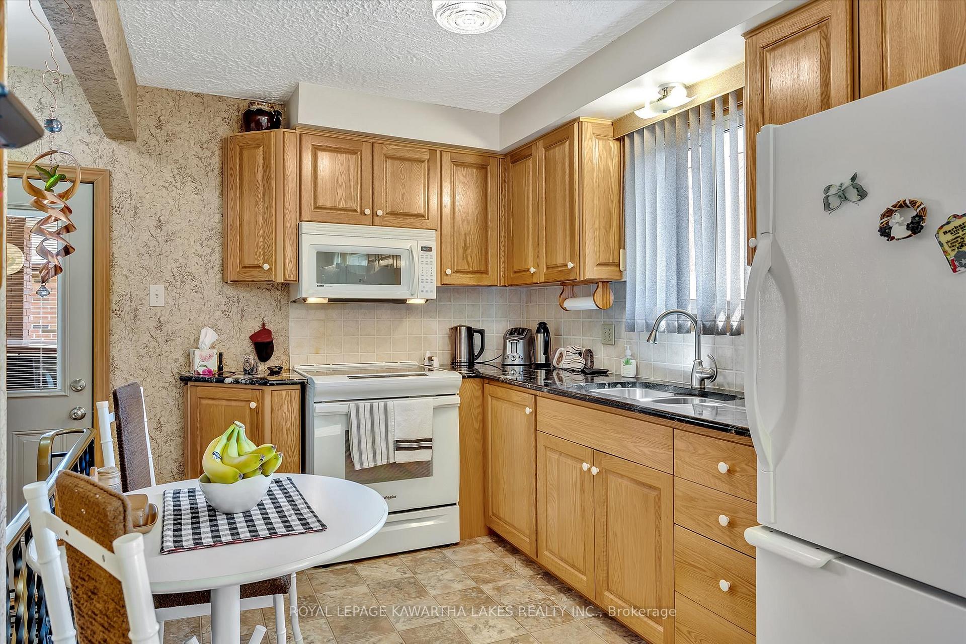 Photo 13 of 159 Adelaide Street N, Kawartha Lakes, Lindsay — HOMEH