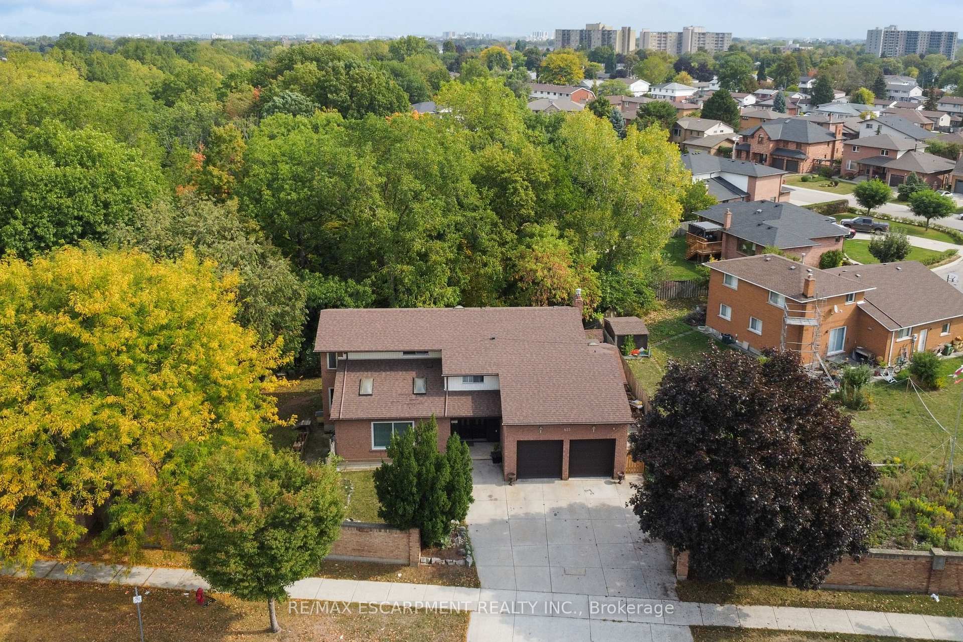 Photo 1 of 425 Greenhill Avenue, Hamilton, Vincent — HOMEH