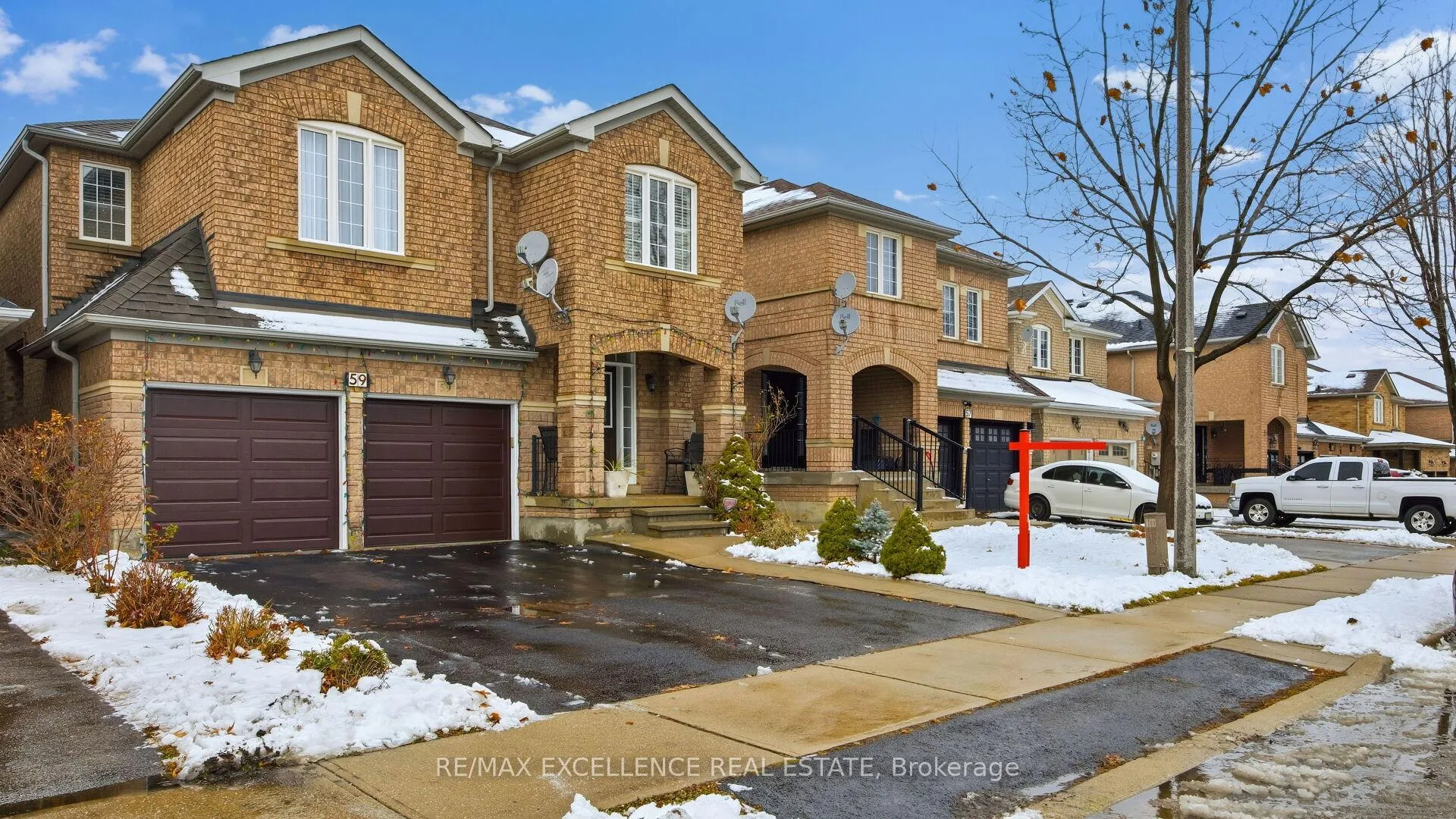 Photo 2 of 59 Linderwood Drive, Brampton, Fletcher's Meadow — HOMEH
