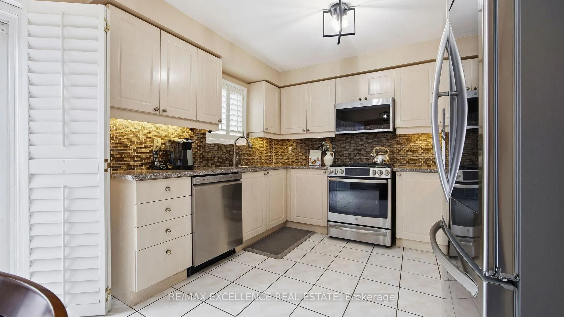 Photo 15 of 59 Linderwood Drive, Brampton, Fletcher's Meadow — HOMEH