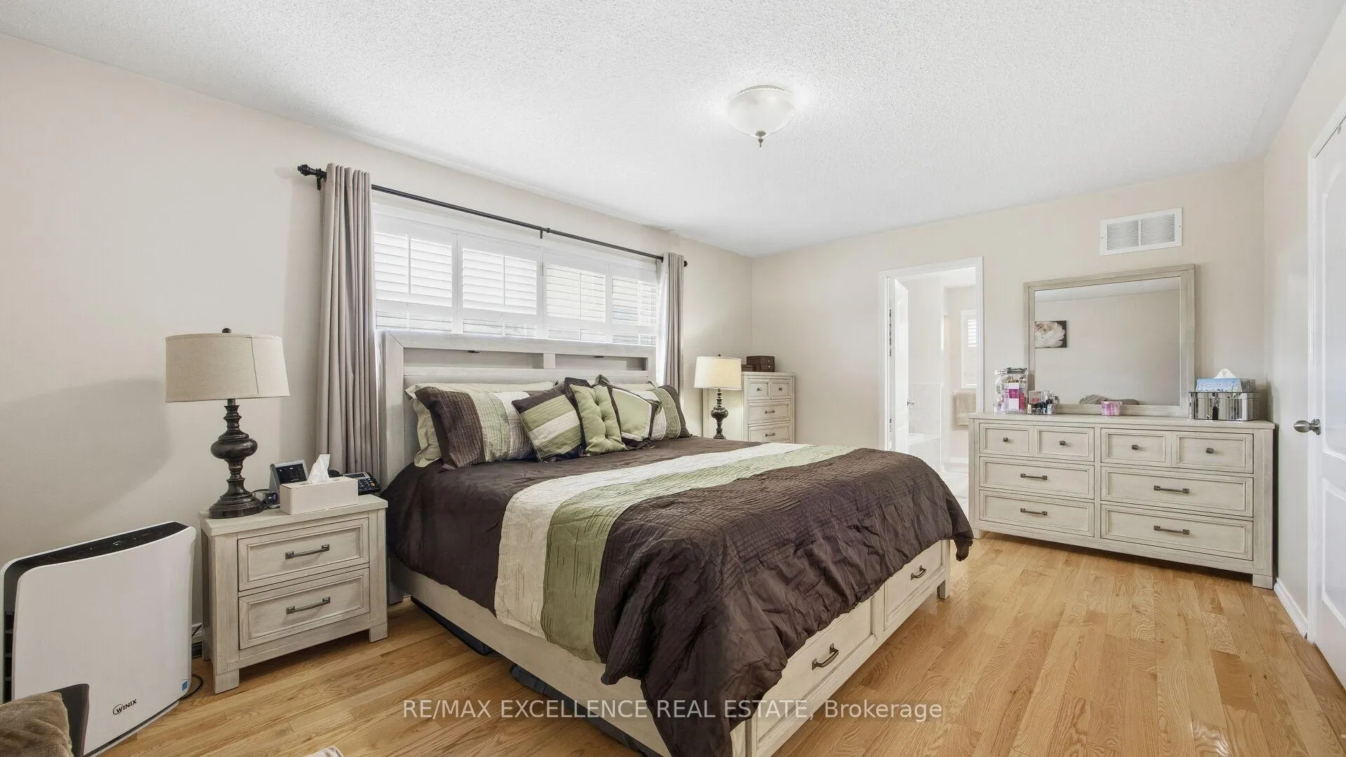 Photo 24 of 59 Linderwood Drive, Brampton, Fletcher's Meadow — HOMEH