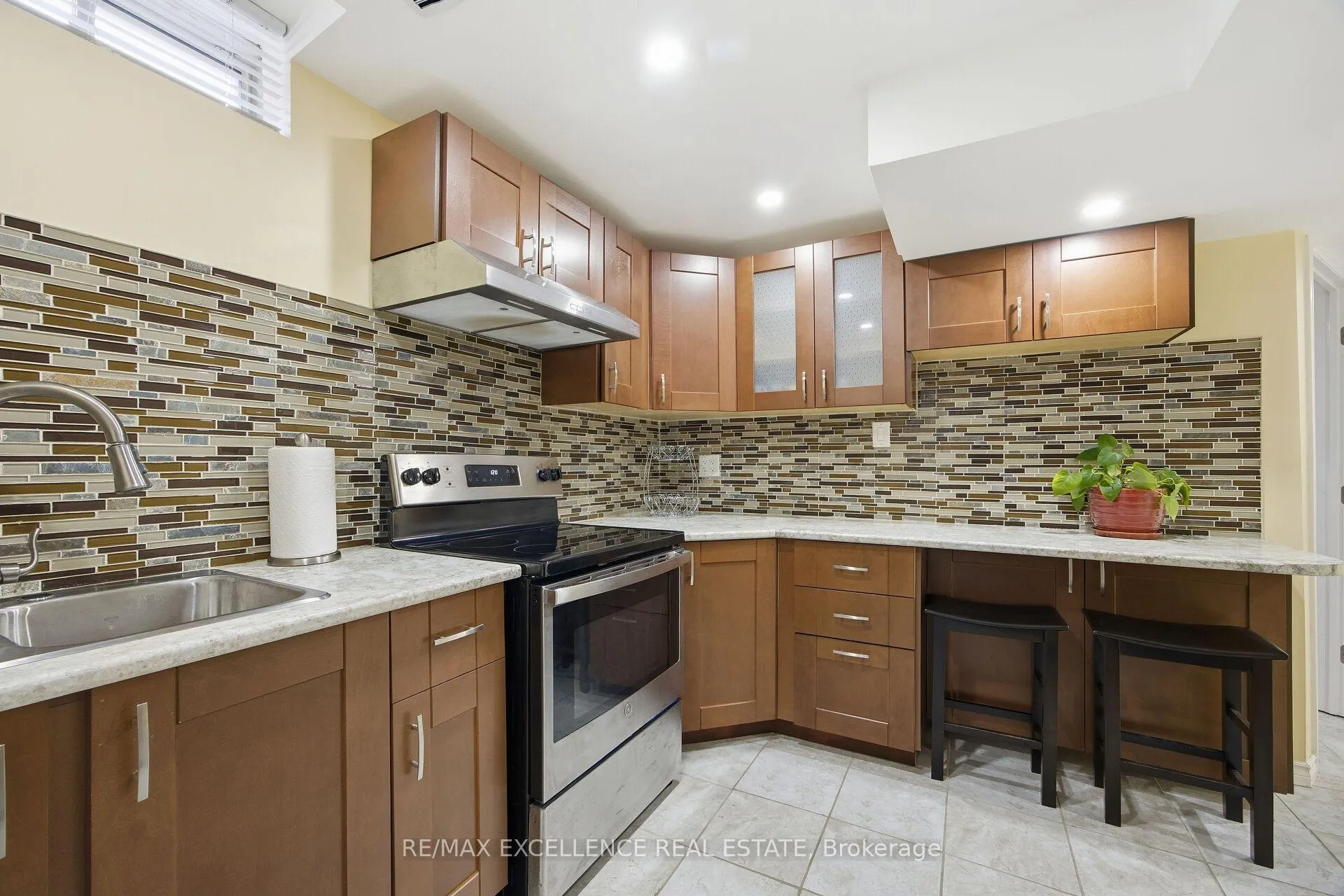 Photo 38 of 59 Linderwood Drive, Brampton, Fletcher's Meadow — HOMEH